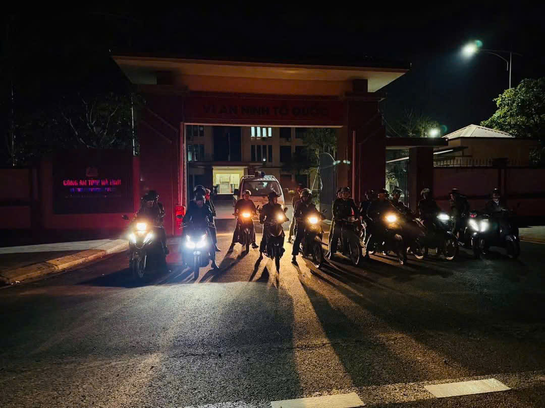 Lực lượng Công an – Quân sự phường Nam Hồng Lĩnh phối hợp tuần tra, đảm bảo an ninh trật tự phục vụ sự kiện trọng đại