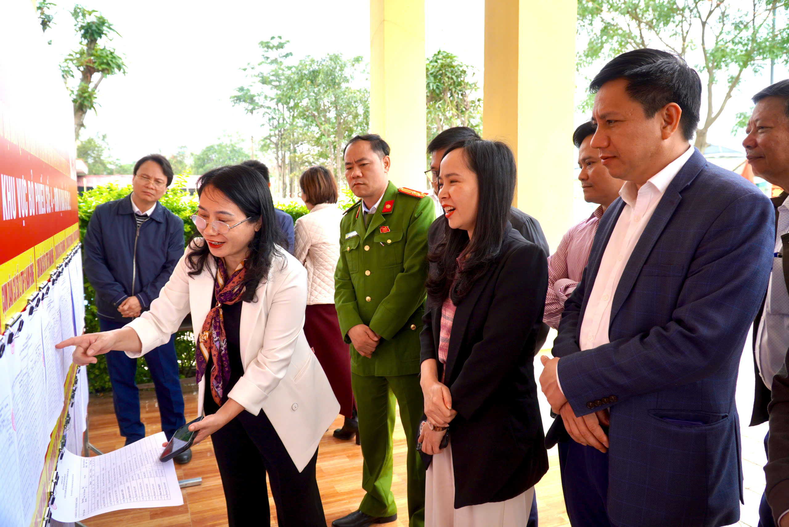 Đoàn giám sát của tỉnh kiểm tra công tác chuẩn bị bầu cử tại phường Nam Hồng Lĩnh