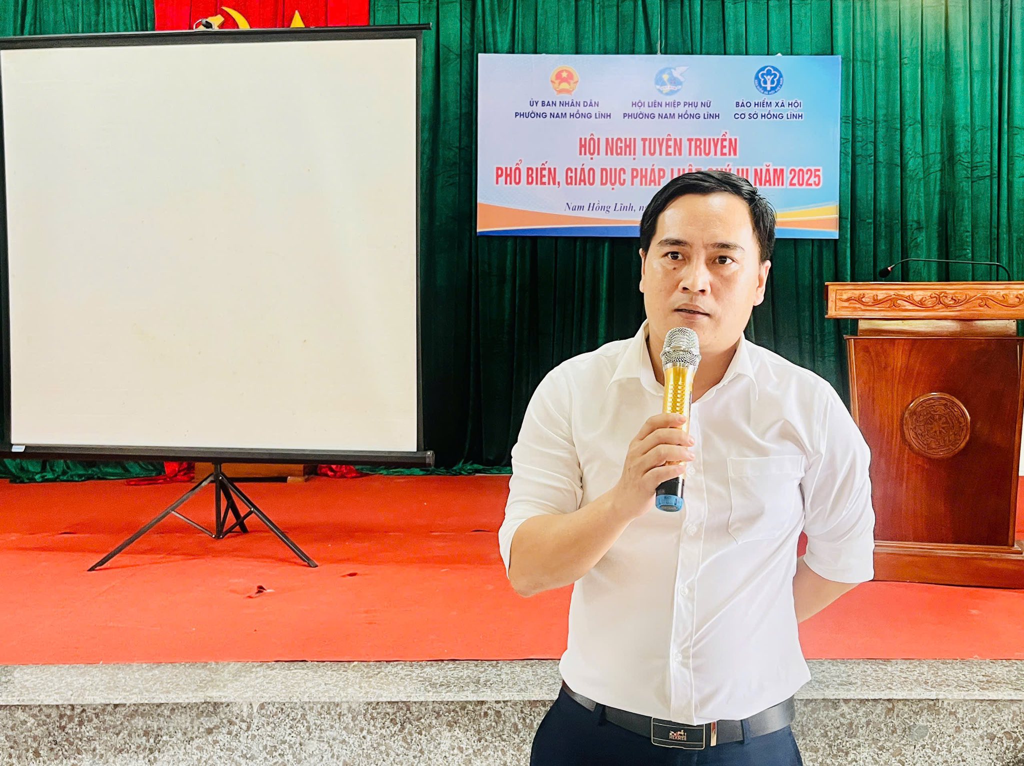 Hội Liên hiệp Phụ nữ phường Nam Hồng Lĩnh phối hợp Bảo hiểm xã hội cơ sở Hồng Lĩnh tuyên truyền chính sách bảo hiểm xã hội, bảo hiểm y tế