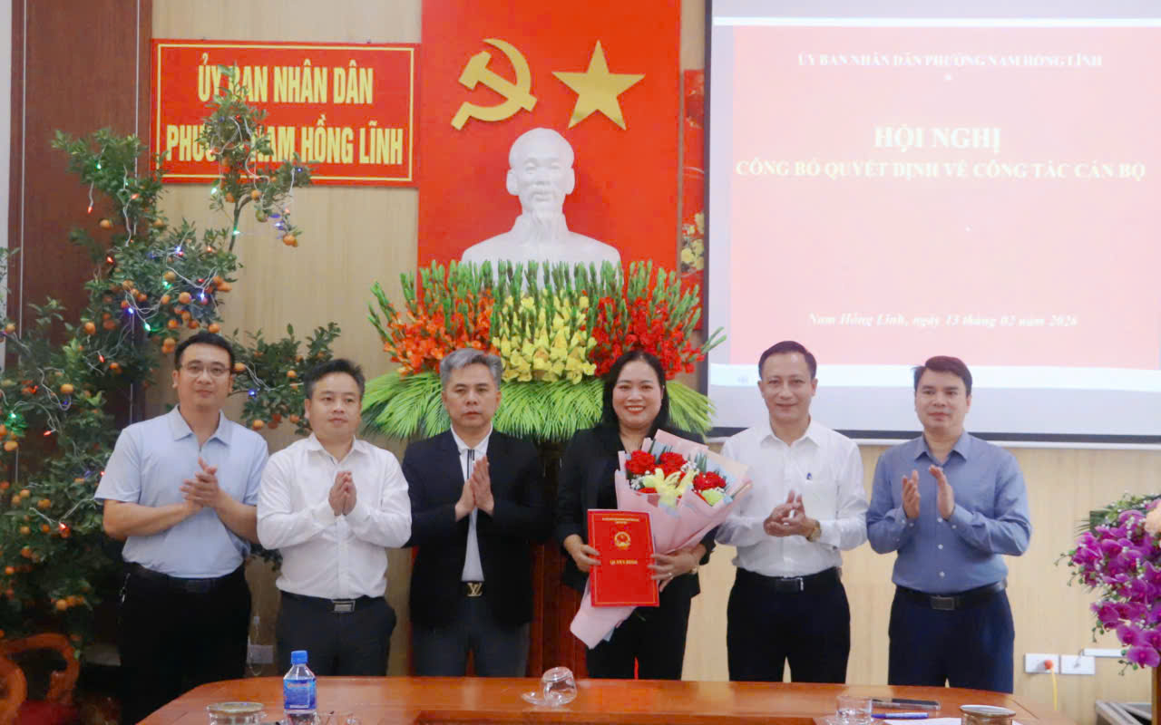 Lễ công bố quyết định bổ nhiệm Phó Giám đốc Trung tâm dịch vụ tổng hợp phường Nam Hồng Lĩnh