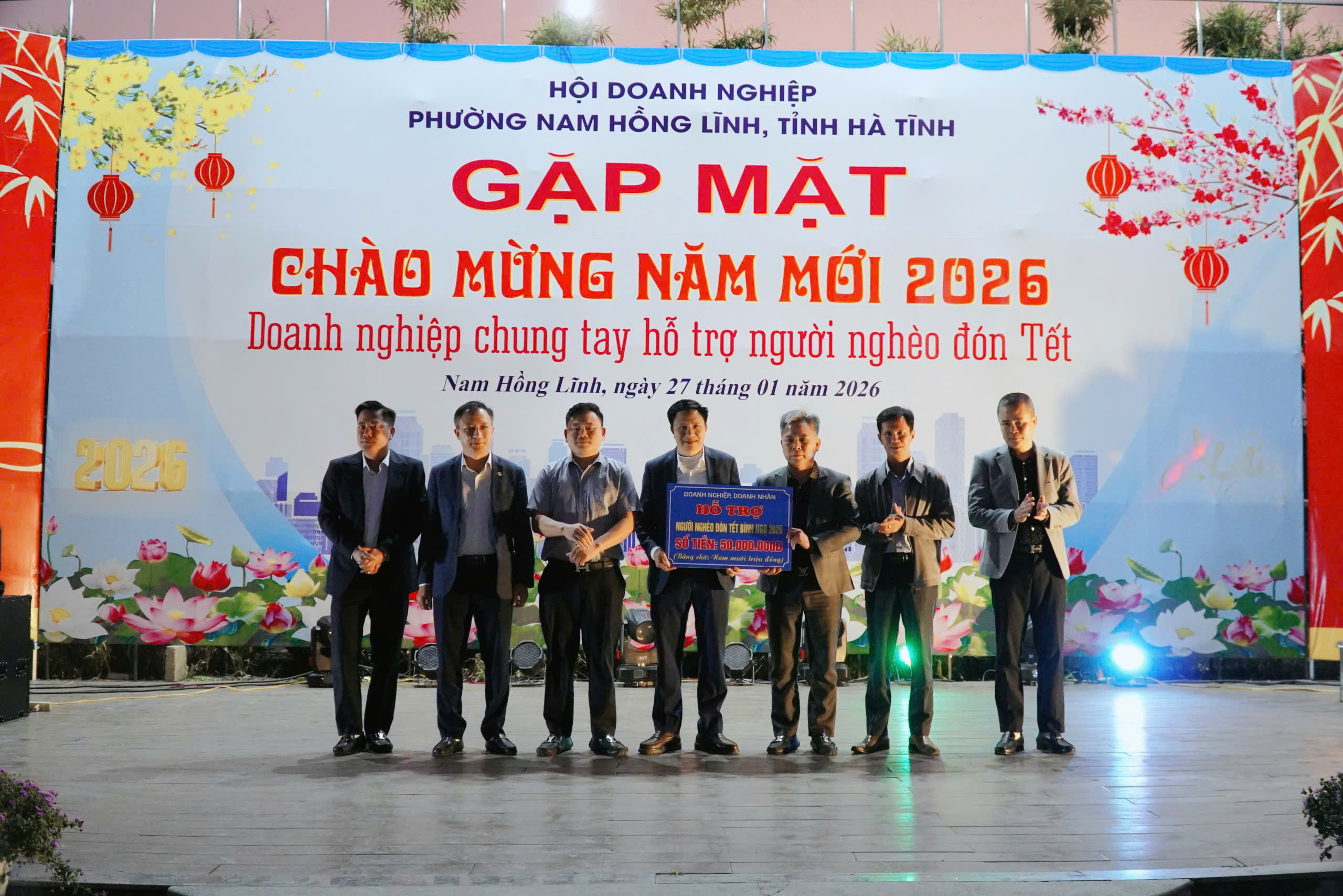 550 triệu đồng được huy động thông qua chương trình “Doanh nghiệp chung tay hỗ trợ người nghèo đón tết”  ở phường Nam Hồng Lĩnh. 