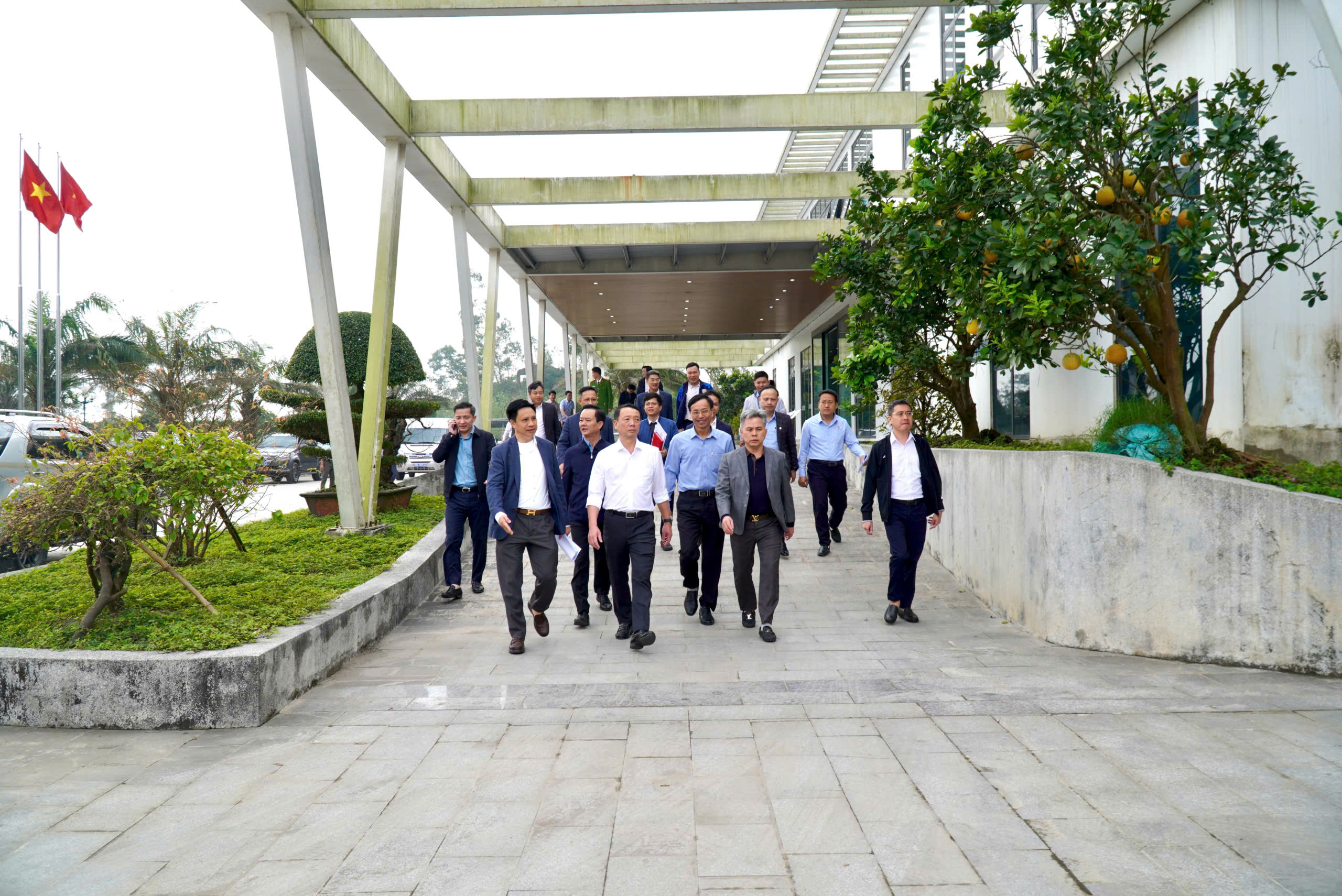 Chủ tịch UBND tỉnh kiểm tra tiến độ, tình hình sản xuất tại CCN Cổng khánh 1 và CCN Cổng khánh 2 phường Nam Hồng Lĩnh