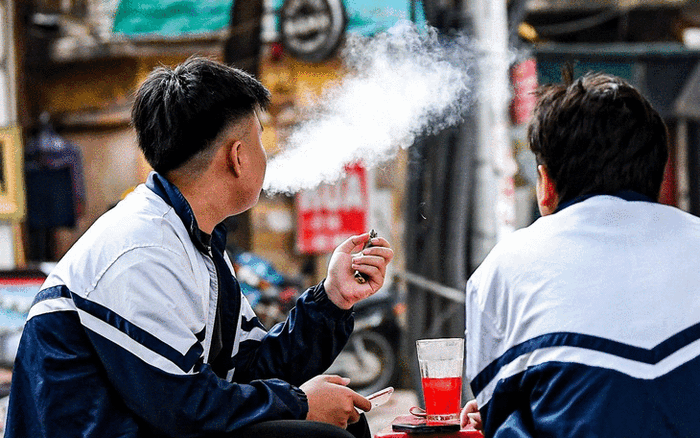 Thuốc lá điện tử – hiểm họa tiềm ẩn đối với giới trẻ