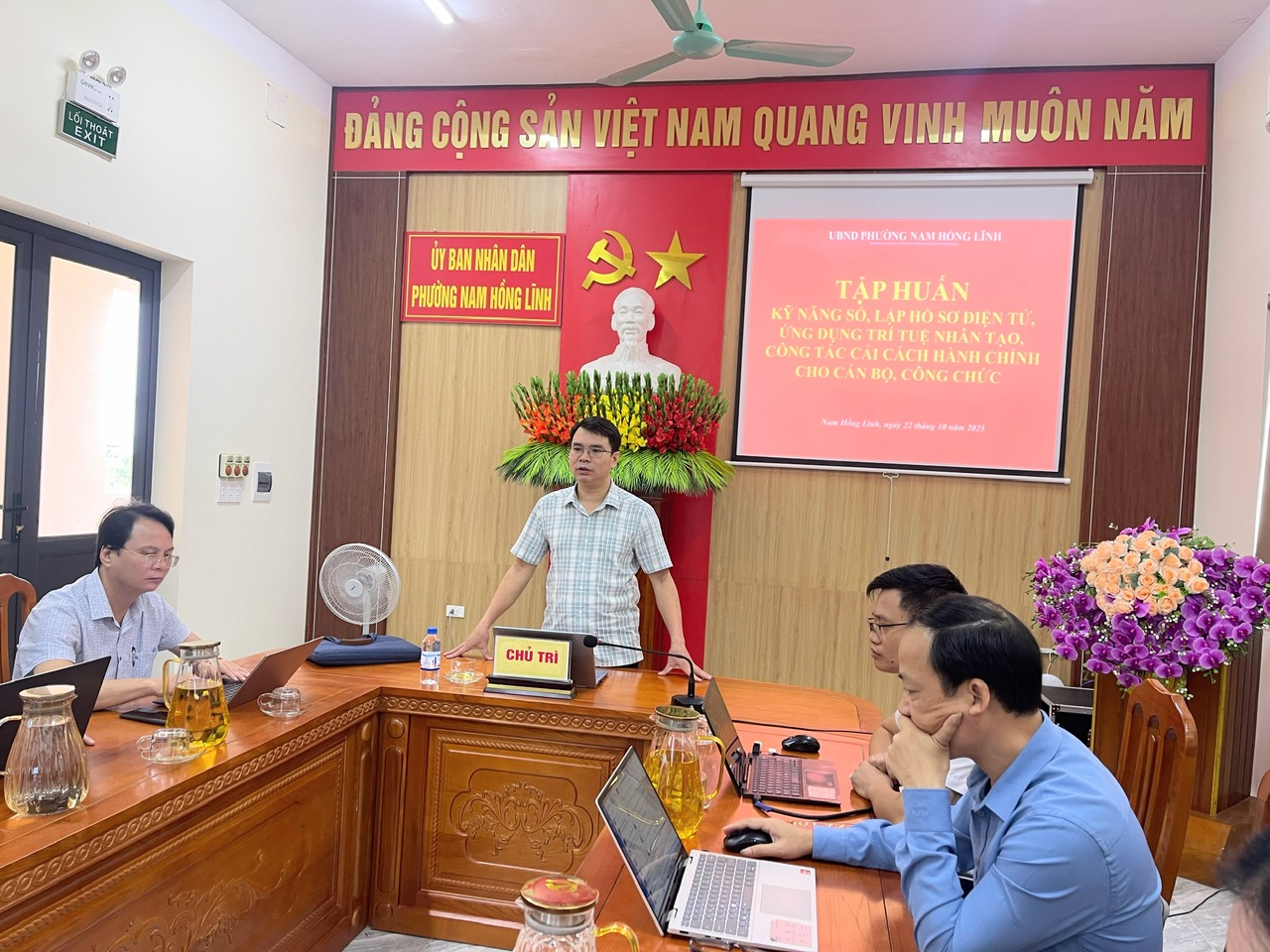 Phường Nam Hồng Lĩnh tổ chức tập huấn nâng cao công tác cải cách hành chính gắn với chuyển đổi số