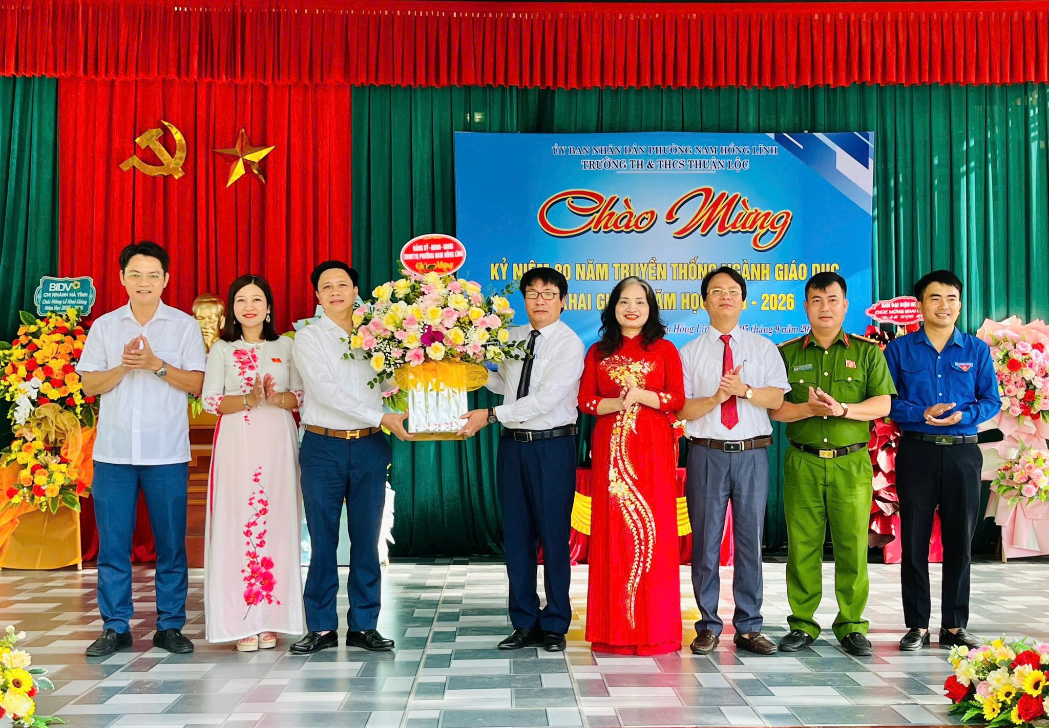 Phường Nam Hồng Lĩnh tưng bừng khai giảng năm học mới 2025 -2026