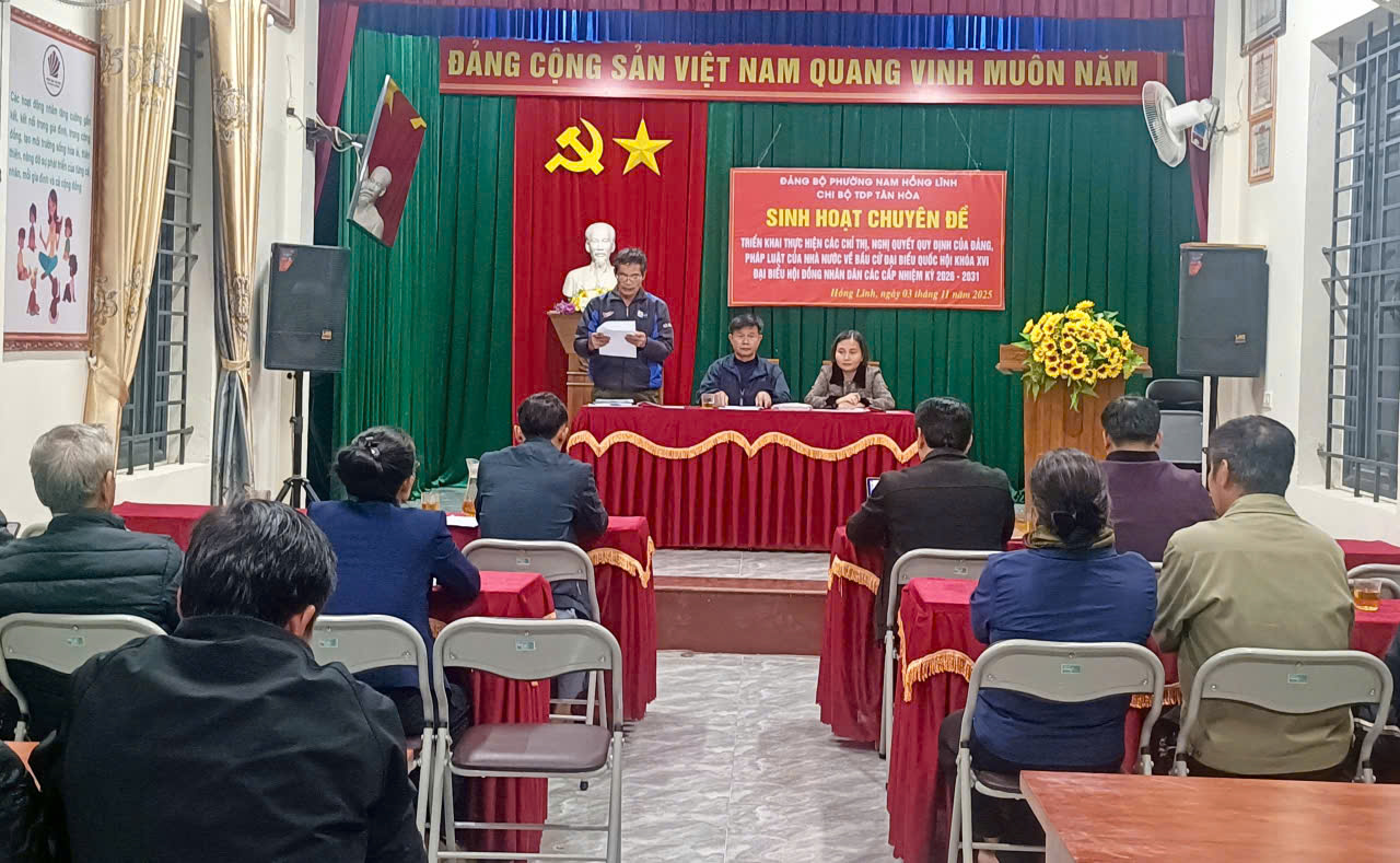 Chi bộ Tổ dân phố đầu tiên của phường Nam Hồng Lĩnh sinh hoạt chuyên đề về công tác bầu cử 