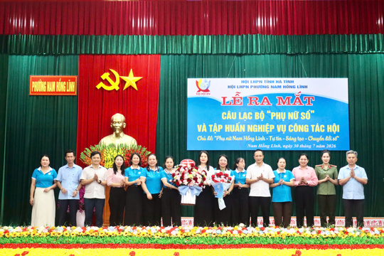 Hội LHPN Nam Hồng Lĩnh ra mắt CLB “Phụ nữ số” và tập huấn nghiệp vụ công tác hội năm 2026 