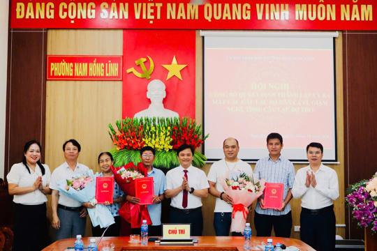 Ra mắt các Câu lạc bộ dân ca ví, giặm Nghệ Tĩnh và câu lạc bộ thơ trên địa bàn phường Nam Hồng Lĩnh