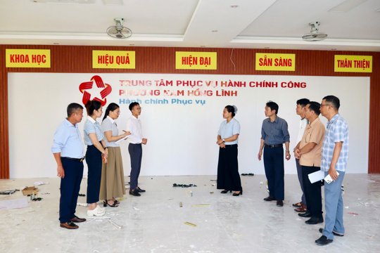 Đoàn giám sát HĐND phường Nam Hồng Lĩnh khảo sát thực tế các công trình, dự án đầu tư công
