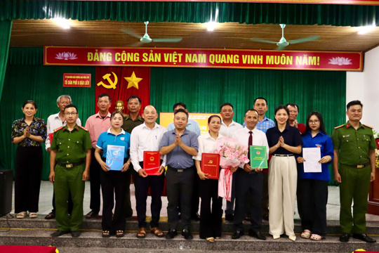 Tổ dân phố 6 Đậu Liêu công bố các quyết định thành lập và ra mắt nhân sự chủ chốt 