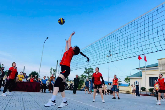Lan tỏa tinh thần đoàn kết qua giao lưu bóng chuyền nữ cụm Thuận Lộc, phường Nam Hồng Lĩnh