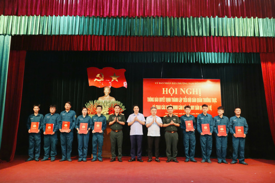 Hội nghị thông báo quyết định thành lập Tiểu đội Dân quân Thường trực thuộc Ban CHQS phường Nam Hồng Lĩnh 