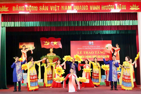 Ấn tượng chương trình văn nghệ tại Lễ trao tặng Huy hiệu Đảng dịp Quốc khánh 2/9 