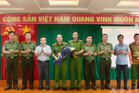 Công an phường Nam Hồng Lĩnh ra mắt mô hình “Đơn vị kiểu mẫu về điều lệnh Công an nhân dân” 