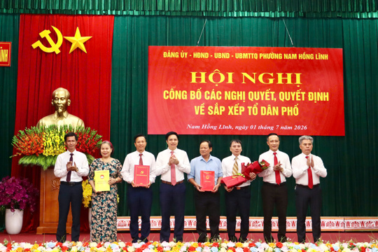 Phường Nam Hồng Lĩnh công bố các Nghị quyết, quyết định về sắp xếp tổ dân phố   