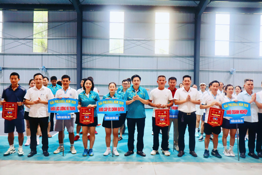 Phường Nam Hồng Lĩnh khai mạc Giải Pickleball giao lưu, kết nối chào mừng Ngày Doanh nhân Việt Nam