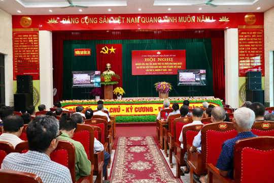 Uỷ ban MTTQ Việt Nam phường Nam Hồng Lĩnh kết nối đường truyền tham dự hội nghị quán triệt và triển khai Nghị quyết Đại hội đại biểu toàn quốc MTTQ Việt Nam lần thứ XI