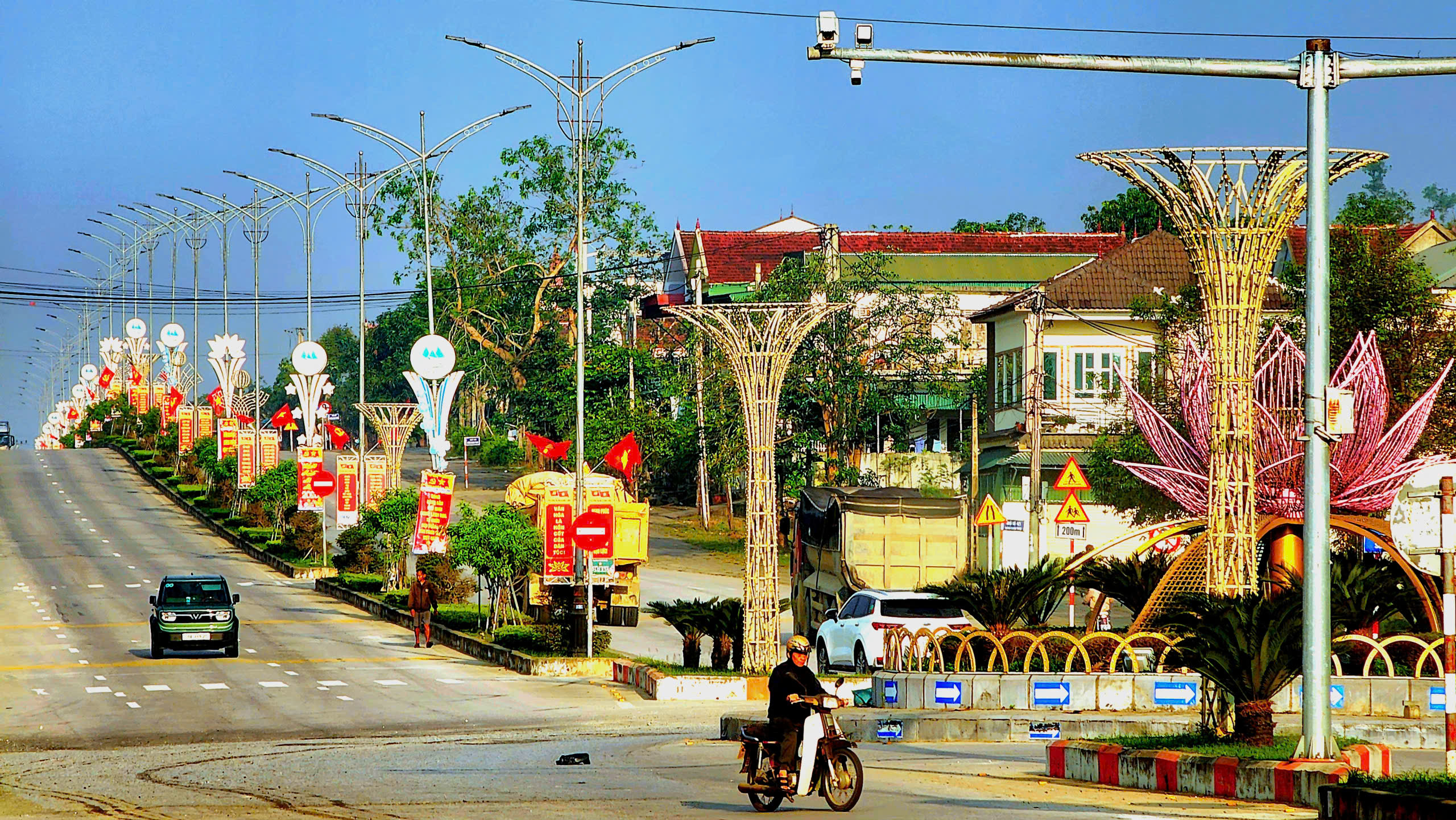 Phường Nam Hồng Lĩnh tập trung tuyên truyền chào mừng Đại hội Đại biểu toàn quốc lần thứ XIV của Đảng, chào mừng Năm mới 2026. 