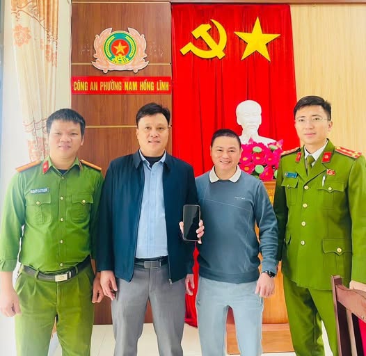 Gương người tốt việc tốt - trả lại gần 720 triệu đồng cho chủ nhân chuyển nhầm tài sản. 